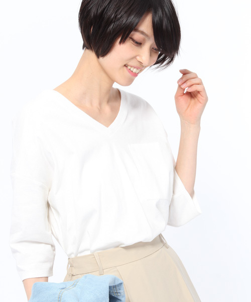LAKOLE（ラコレ）の「【汗ジミ軽減】USAコットンVネックロングTシャツ / LAKOLE（Tシャツ/カットソー・レディース・ライトピンク/グレー/ライトグリーン/オフホワイト・MEDIUM/SMALL）」の2枚目の写真
