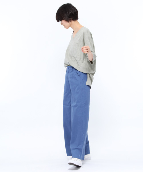 LAKOLE（ラコレ）の「【汗ジミ軽減】USAコットンVネックロングTシャツ / LAKOLE（Tシャツ/カットソー・レディース・ライトピンク/グレー/ライトグリーン/オフホワイト・MEDIUM/SMALL）」の9枚目の写真