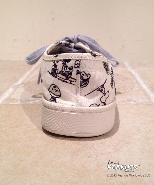 dazzlin(ダズリン)の「SNOOPY総柄スニーカー(スニーカー・レディース・オフホワイト/グレー/イエロー・SMALL/MEDIUM/LARGE)」の6枚目の写真