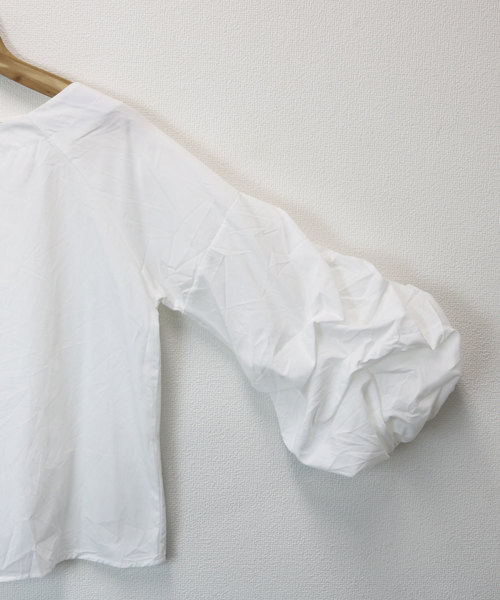 andme（アンドミー）の「袖コンシャスシャツブラウストップス（シャツ/ブラウス・レディース・ブラック/ベージュ/ネイビー/オフホワイト/ピンク・M）」の9枚目の写真