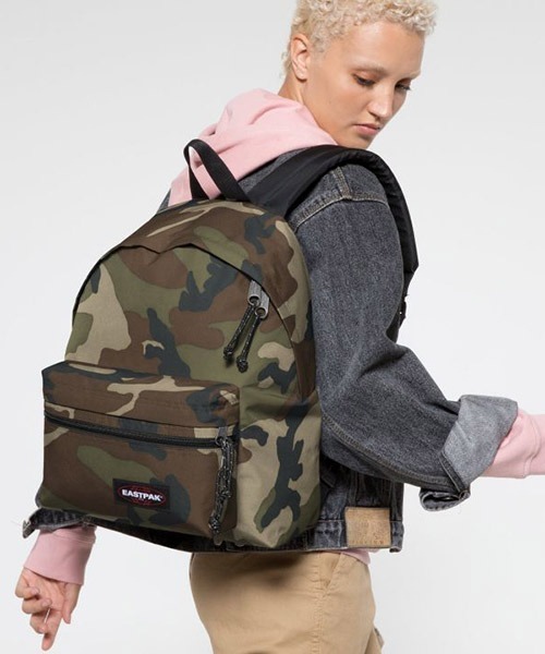 EASTPAK(イーストパック )の「PADDED ZIPPL'R CORE COLORS デイパック(バックパック/リュック)」|カモフラージュ
