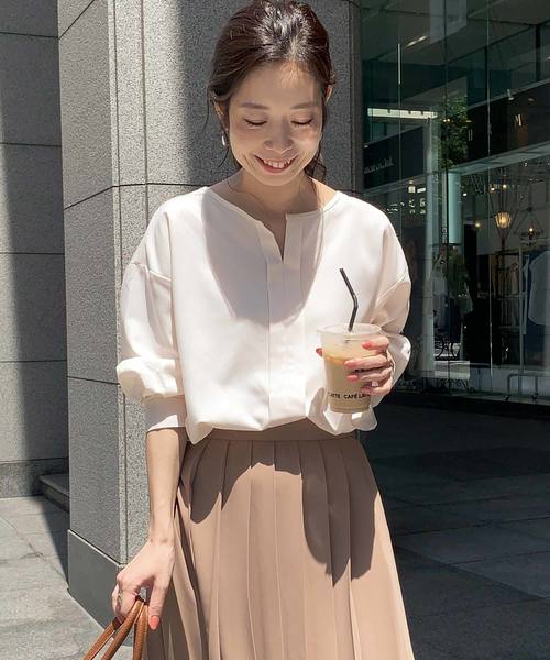 KOBE LETTUCE（コウベレタス）の「3タイプブラウス【セットアップOK】（シャツ/ブラウス・レディース・モカ/ライトカーキ/ホワイト系その他/ブラウン系その他/グリーン系その他/オレンジ系その他/グリーン系その他2/ダークオレンジ/オレンジ系その他2/ホワイト系その他2/ホワイト系その他3/ブラウン系その他2/ブラウン系その他3/ブラウン系その他4/ブラウン系その他5/ホワイト系その他4/ブラウン系その他6/ブラウン系その他7/レッド系その他3/グリーン系その他5/ボルドー/カーキ/グリーン系その他4/レッド系その他2/レッド系その他/グリーン系その他3/ネイビー/ピンク系その他2/ホワイト系その他5/ピンク系その他3/ベージュ系その他/ピンク系その他4/ブルー系その他2/オフホワイト/ピンク系その他/ベージュ・2/1/3/4/6/5）」の4枚目の写真