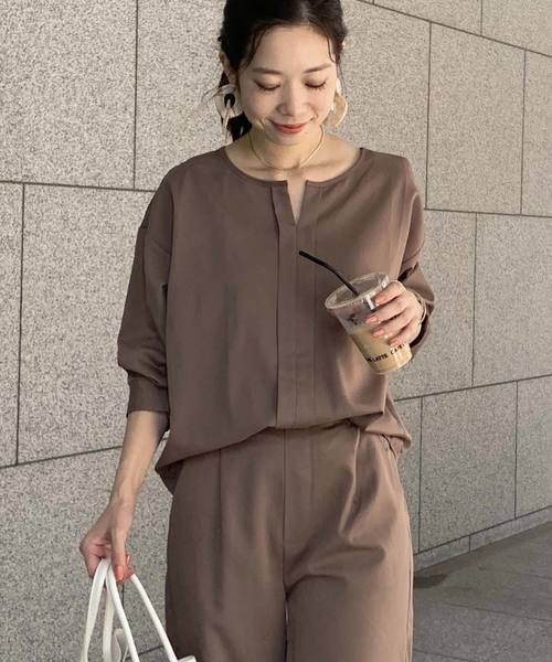 KOBE LETTUCE（コウベレタス）の「3タイプブラウス【セットアップOK】（シャツ/ブラウス・レディース・モカ/ライトカーキ/ホワイト系その他/ブラウン系その他/グリーン系その他/オレンジ系その他/グリーン系その他2/ダークオレンジ/オレンジ系その他2/ホワイト系その他2/ホワイト系その他3/ブラウン系その他2/ブラウン系その他3/ブラウン系その他4/ブラウン系その他5/ホワイト系その他4/ブラウン系その他6/ブラウン系その他7/レッド系その他3/グリーン系その他5/ボルドー/カーキ/グリーン系その他4/レッド系その他2/レッド系その他/グリーン系その他3/ネイビー/ピンク系その他2/ホワイト系その他5/ピンク系その他3/ベージュ系その他/ピンク系その他4/ブルー系その他2/オフホワイト/ピンク系その他/ベージュ・2/1/3/4/6/5）」の9枚目の写真