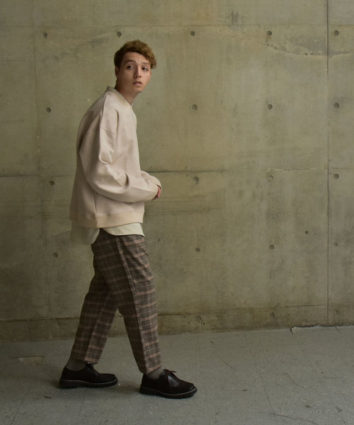 NILWAY（ニルウェイ）の「ポリスエード袖ボリュームスウェットトレーナー（スウェット・メンズ・ライトグレー/ブラック/ベージュ・MEDIUM/LARGE/X-LARGE）」の6枚目の写真