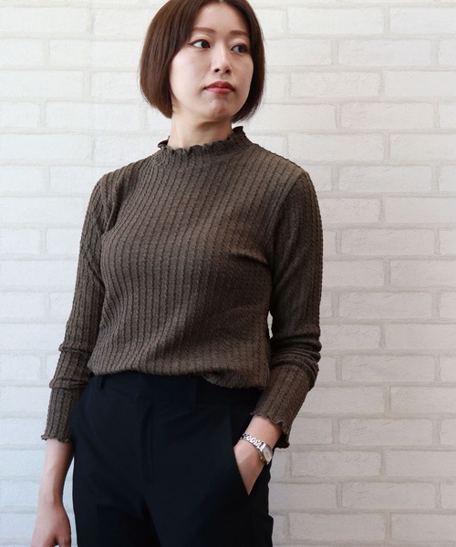 BELLUNA（ベルーナ）の「ふんわりケーブル柄ハイネックプルオーバー（Tシャツ/カットソー・レディース・ブラック/オフホワイト/パープル系その他/モカ/杢グレー・MEDIUM/LARGE/X-LARGE）」の5枚目の写真