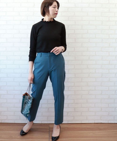 BELLUNA（ベルーナ）の「ふんわりケーブル柄ハイネックプルオーバー（Tシャツ/カットソー・レディース・ブラック/オフホワイト/パープル系その他/モカ/杢グレー・MEDIUM/LARGE/X-LARGE）」の10枚目の写真