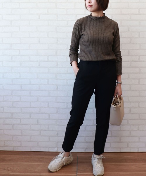 BELLUNA（ベルーナ）の「ふんわりケーブル柄ハイネックプルオーバー（Tシャツ/カットソー・レディース・ブラック/オフホワイト/パープル系その他/モカ/杢グレー・MEDIUM/LARGE/X-LARGE）」の11枚目の写真