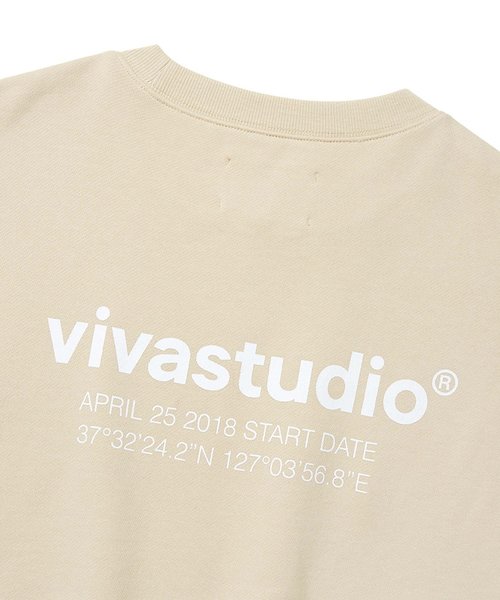 【新品】viva studio ロゴクルーネックスウェット アイボリー XL VIVASTUDIO（ビバスタジオ）の「『VIVA STUDIO』LOCATION CREWNECK JS