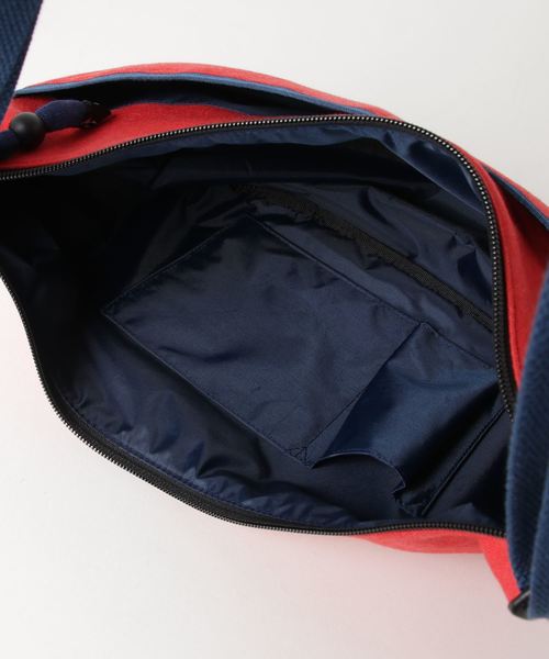 CHUMS(チャムス)の「【CHUMS】Small Banana Shoulder Sweat(ショルダーバッグ・メンズ・イエロー/レッド/ヘザーグレー/グレー系その他/ブラック/ネイビー/ストライプ/カラフル・FREE)」の11枚目の写真