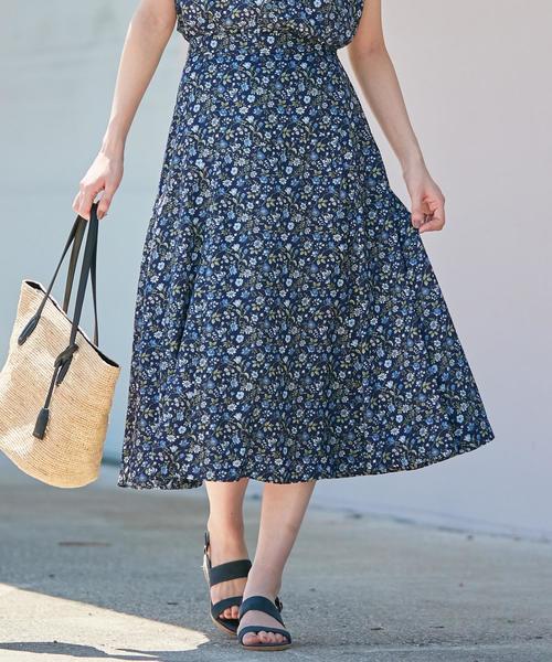 J.PRESS（ジェイプレス）の「【洗える】LIBERTY Tiger Lily スカート（スカート・レディース・黄土色系5/ネイビー系5・9/11/13/7）」の2枚目の写真