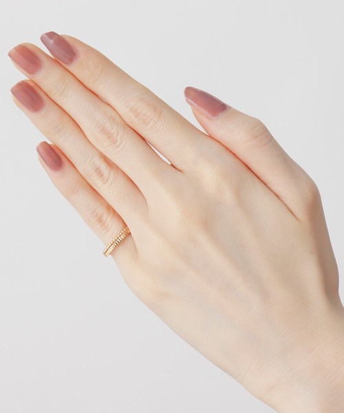 COCOSHNIK（ココシュニック）の「K10ミル×縦溝 ピンキーリング（リング・レディース・ホワイト系その他7・3号/5号）」の6枚目の写真