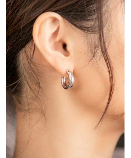 fifth（フィフス）の「ミディアムフープピアス（ピアス（両耳用）・レディース・シルバー/ゴールド・FREE）」の2枚目の写真