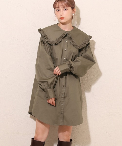 one after another NICE CLAUP(ワンアフターアナザーナイスクラップ)の「フリル大きな襟ブラウス(シャツ/ブラウス・レディース・ブラック/オフホワイト/モカ・FREE)」の3枚目の写真