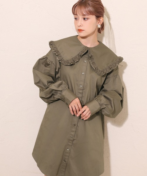 one after another NICE CLAUP(ワンアフターアナザーナイスクラップ)の「フリル大きな襟ブラウス(シャツ/ブラウス・レディース・ブラック/オフホワイト/モカ・FREE)」の7枚目の写真