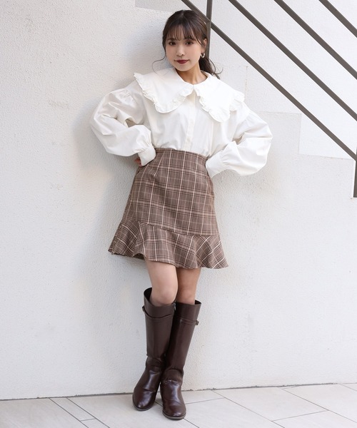 one after another NICE CLAUP(ワンアフターアナザーナイスクラップ)の「フリル大きな襟ブラウス(シャツ/ブラウス・レディース・ブラック/オフホワイト/モカ・FREE)」の17枚目の写真