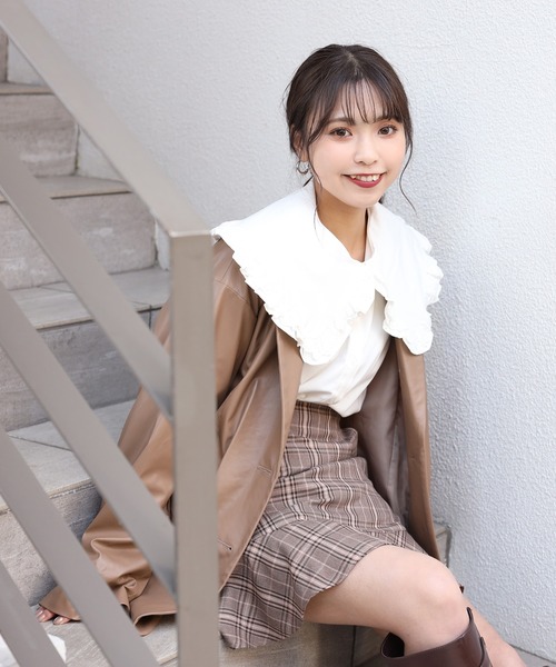 one after another NICE CLAUP(ワンアフターアナザーナイスクラップ)の「フリル大きな襟ブラウス(シャツ/ブラウス・レディース・ブラック/オフホワイト/モカ・FREE)」の20枚目の写真