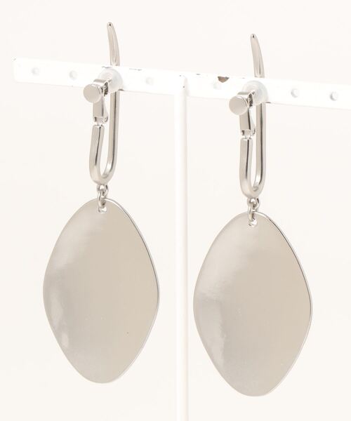 Mila Owen（ミラオーウェン）の「メタルプレートチャームイヤリング（イヤリング・レディース・シルバー/ゴールド・FREE）」の9枚目の写真