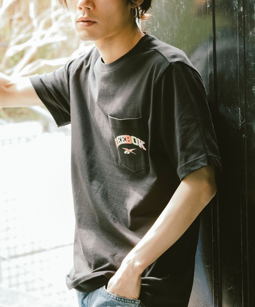 Reebok(リーボック)の「クラシックス バスケットボール ポケットTシャツ / Classics Basketball Pocket T-Shirt(Tシャツ/カットソー・メンズ・ブラック/ホワイト・SMALL/MEDIUM/LARGE/XXX-LARGE/X-SMALL/X-LARGE/XX-LARGE)」の3枚目の写真