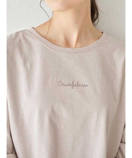 earth music&ecology(アースミュージックアンドエコロジー)の「Gratefullness ロゴプルオーバー *(Tシャツ/カットソー・レディース・ピンクベージュ/チャコールグレー/ブラウン/ホワイト・FREE)」の14枚目の写真