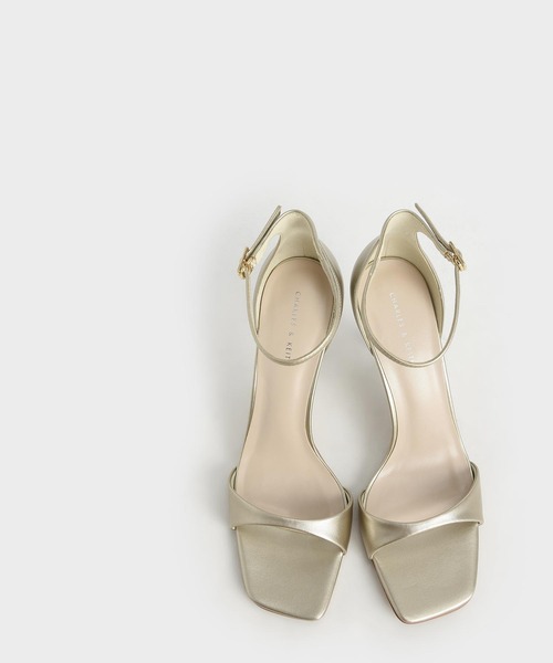 CHARLES & KEITH(チャールズ & キース)の「アンクルストラップ ヒールドサンダル / Ankle Strap Heeled Sandals(サンダル・レディース・ブラック/ホワイト/ゴールド・22.5cm/23cm/23.5cm/24.5cm/25cm/25.5cm/22cm)」の19枚目の写真