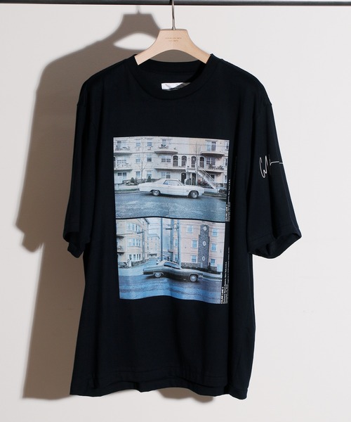 JANESMITH（ジェーンスミス）の「JANESMITH ジェーンスミス / CADILLAC PLYMOUTH SHORT SLEEVE T-SHIRT アーティストコラボプリントビッグシルエットTシャツ ユニセックス / 21WCT-#867S-CL（Tシャツ/カットソー・レディース・ブラック/ホワイト・SMALL/MEDIUM/X-LARGE/LARGE）」の2枚目の写真