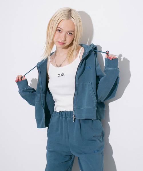 X-girl（エックスガール）の「PIGMENT-DYED ZIP-UP HOODIE（パーカー・レディース・ブラック/ライトブルー/ホワイト・SMALL/MEDIUM）」の18枚目の写真