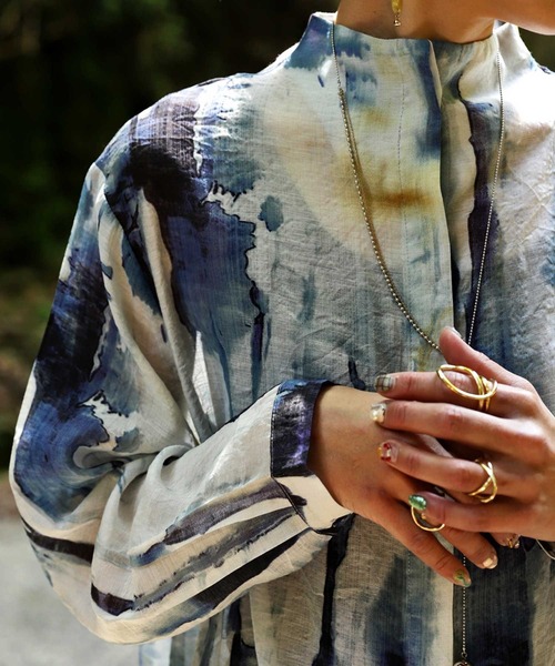 セール】水彩アート柄デザインシャツ（シャツ/ブラウス）｜antiqua