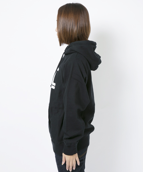 X-girl（エックスガール）の「STREET LOGO PULLOVER HOODIE（パーカー・レディース・ブラック/アッシュ/レッド・ONE SIZE）」の4枚目の写真