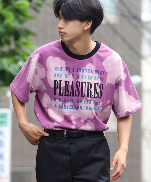 海外限定 PLEASURES × ハーフ ベイクト グラフィック Tシャツ 海外限定 PLEASURES × ハーフ ベイクト グラフィック Tシャツ