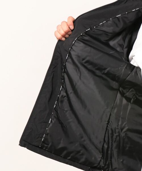 Guess（ゲス）の「Wind Proof Jacket（ナイロンジャケット・メンズ・ブラック/オリーブ・SMALL/MEDIUM/LARGE/X-LARGE）」の10枚目の写真