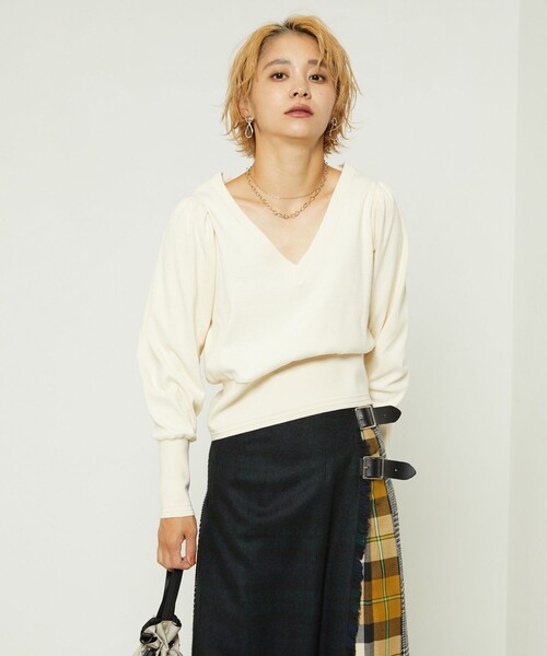 FREAK'S STORE（フリークスストア）の「Healthknit × FREAK'S STORE/フリークスストア 別注Vネックパフスリーブトップス（Tシャツ/カットソー・レディース・グリーン/ブラック/オフホワイト・ﾌﾘ-）」の2枚目の写真