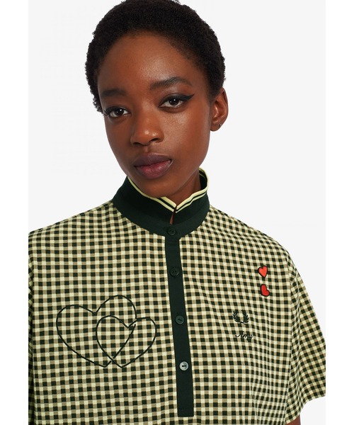 FRED PERRY（フレッドペリー）の「Amy Winehouse Cropped