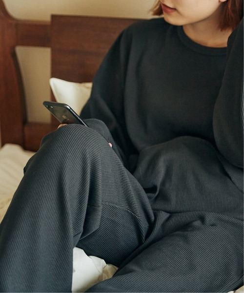 JOURNAL STANDARD（ジャーナルスタンダード）の「【WEB限定】【ロンT+パンツ+巾着袋の3点セット】T/Cワッフル ホームウェア セットアップ（Tシャツ/カットソー・メンズ・グレー/ブラック/キャメル・LARGE/SMALL/MEDIUM）」の6枚目の写真