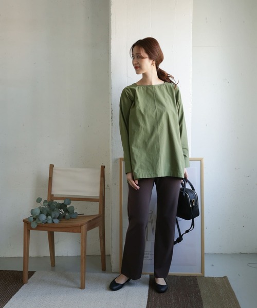 URBAN RESEARCH DOORS（アーバンリサーチドアーズ）の「コットンボートネックワイドブラウス（シャツ/ブラウス・レディース・ネイビー/カーキ/アイボリー・ONE）」の4枚目の写真