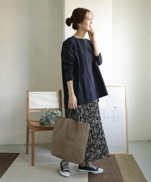 URBAN RESEARCH DOORS（アーバンリサーチドアーズ）の「コットンボートネックワイドブラウス（シャツ/ブラウス・レディース・ネイビー/カーキ/アイボリー・ONE）」の11枚目の写真