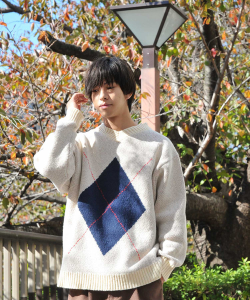 ZIP FIVE（ジップファイブ）の「【ZOZO限定】【風早ゆうた×ZIPFIVE】ビッグアーガイル Ｖネック  リラックスニット バックデザイン付き【ユニセックス】（ニット/セーター・メンズ・アイボリー/ネイビー・SMALL/LARGE/MEDIUM）」の18枚目の写真