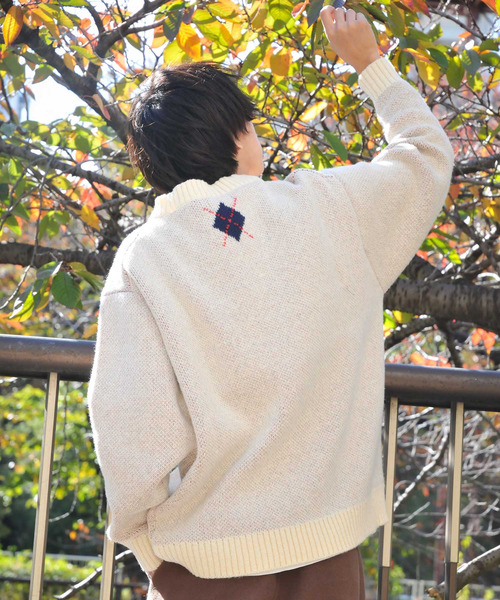 ZIP FIVE（ジップファイブ）の「【ZOZO限定】【風早ゆうた×ZIPFIVE】ビッグアーガイル Ｖネック  リラックスニット バックデザイン付き【ユニセックス】（ニット/セーター・メンズ・アイボリー/ネイビー・SMALL/LARGE/MEDIUM）」の22枚目の写真