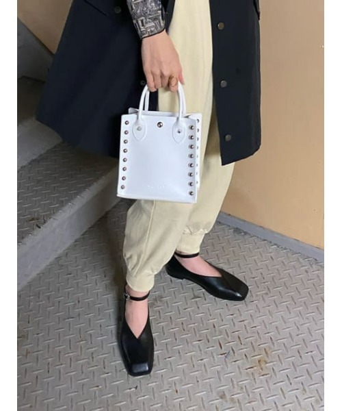 MOUSSY（マウジー）の「STUDS HANDLE バッグ（ショルダーバッグ・レディース・ホワイト/ブラック・FREE）」の3枚目の写真