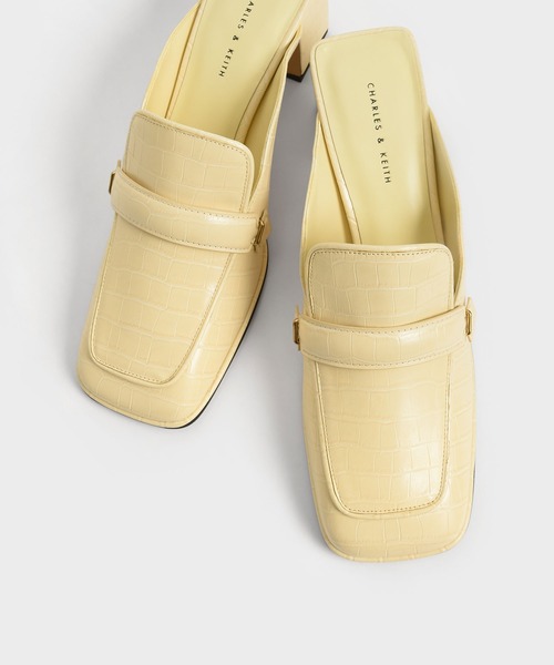 CHARLES & KEITH(チャールズ & キース)の「クロックエフェクト ブロックヒールローファーミュール / Croc-Effect Block Heel Loafer Mules(サンダル・レディース・ブラック/イエロー系その他3・22.5cm/23cm/23.5cm/24.5cm/25cm/25.5cm/22cm)」の16枚目の写真