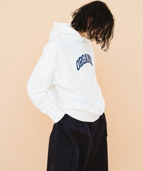 haco!（ハコ）の「楽ちんな服こそかっこつけたい！ＰＢＰオーガニックコットン　カレッジロゴ風スウェットパーカー（ユニセックス）（パーカー・レディース・オフホワイト/グレイッシュベージュ・1/2/3）」の10枚目の写真