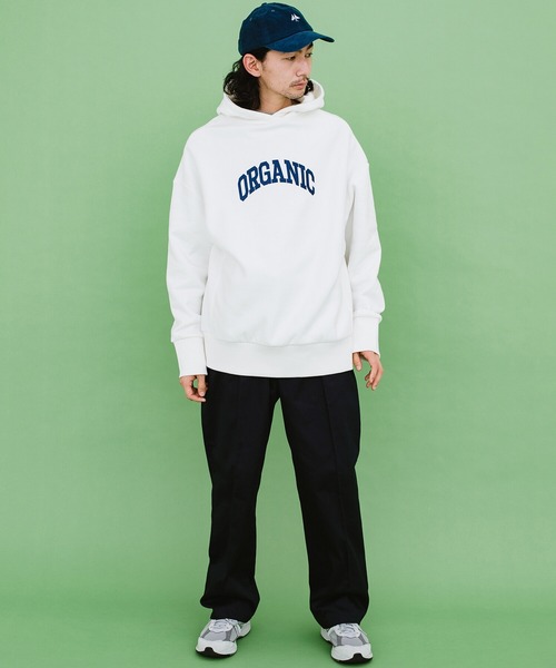 haco!（ハコ）の「楽ちんな服こそかっこつけたい！ＰＢＰオーガニックコットン　カレッジロゴ風スウェットパーカー（ユニセックス）（パーカー・レディース・オフホワイト/グレイッシュベージュ・1/2/3）」の20枚目の写真