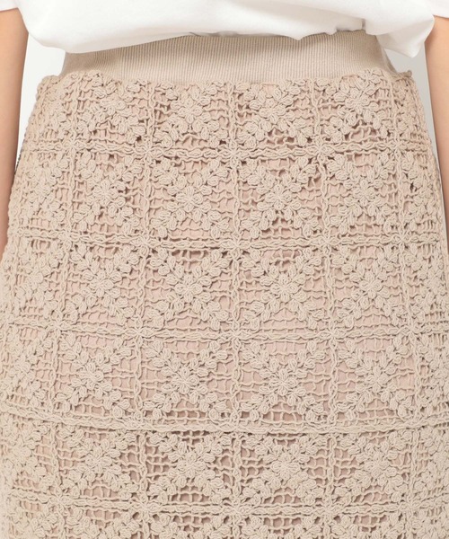 mysty woman(ミスティウーマン)の「モチーフシシュウスカート 275424(スカート・レディース・ブラック/ベージュ/アイボリー・FREE)」の19枚目の写真