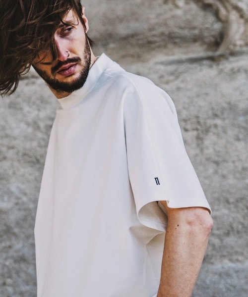 NO ID.(ノーアイディ)の「mt7850-ドルマンスリーブモックネックT Tシャツ(Tシャツ/カットソー・メンズ・ベージュ/ブラック/グレー/ホワイト・ONE SIZE)」の9枚目の写真