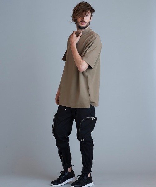 NO ID.(ノーアイディ)の「mt7850-ドルマンスリーブモックネックT Tシャツ(Tシャツ/カットソー・メンズ・ベージュ/ブラック/グレー/ホワイト・ONE SIZE)」の6枚目の写真