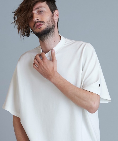NO ID.(ノーアイディ)の「mt7850-ドルマンスリーブモックネックT Tシャツ(Tシャツ/カットソー・メンズ・ベージュ/ブラック/グレー/ホワイト・ONE SIZE)」の20枚目の写真