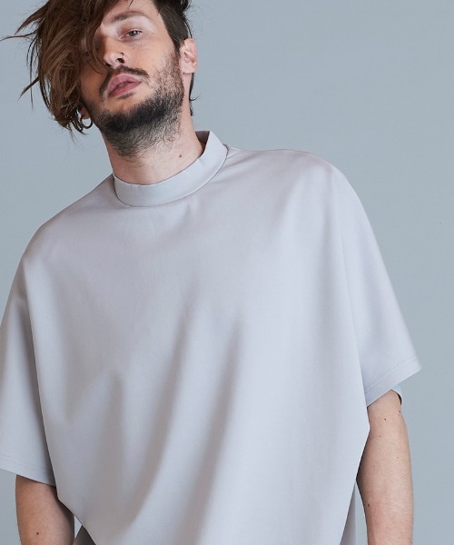NO ID.(ノーアイディ)の「mt7850-ドルマンスリーブモックネックT Tシャツ(Tシャツ/カットソー・メンズ・ベージュ/ブラック/グレー/ホワイト・ONE SIZE)」の7枚目の写真