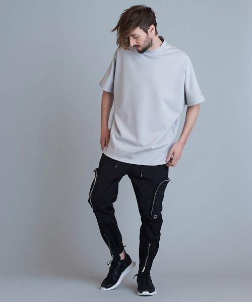NO ID.(ノーアイディ)の「mt7850-ドルマンスリーブモックネックT Tシャツ(Tシャツ/カットソー・メンズ・ベージュ/ブラック/グレー/ホワイト・ONE SIZE)」の18枚目の写真