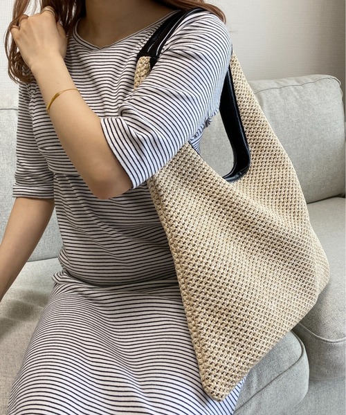 yuue' ( wear )（ユーイ）の「トライアングルストローバッグ（ハンドバッグ・レディース・ベージュ/ライトブラウン/ブラック・FREE）」の2枚目の写真