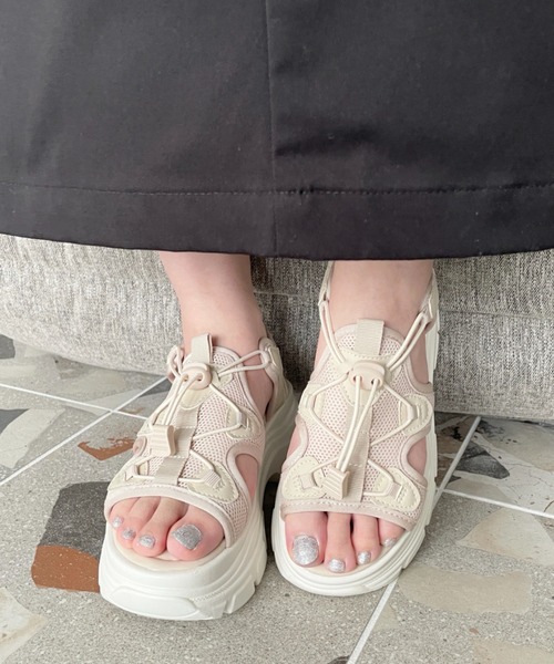 BALENCIAGA ホワイト スポーツサンダル 26 ㎝ BALENCIAGA ホワイト スポーツサンダル 26 ㎝ セール】【累計