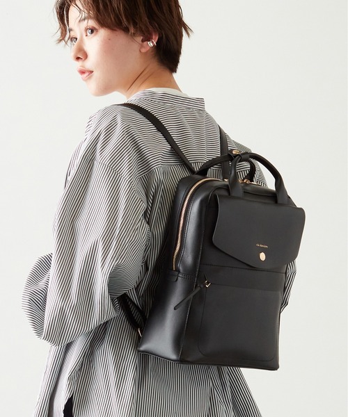 Via Demizon（ビアデミゾン）の「シンプルで軽量 A4スクエアリュック　新色登場 アイボリー（バックパック/リュック・レディース・ブラック/アイボリー/グレイッシュベージュ/キャメル・フリー）」の2枚目の写真